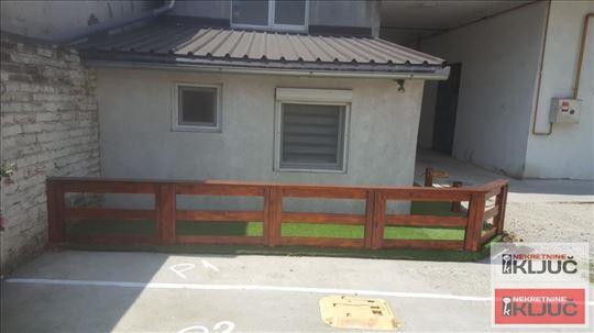 Petrovaradin, 50m2 plus terasa, Dvoiposoban-Dvoriš