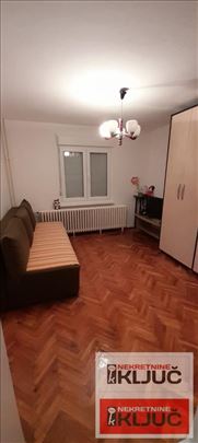 Satelitska Pijaca, 30m2+terasa, Jednosoban, Renovi