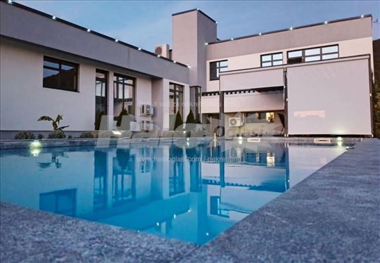 Savremena vila na Kosmaju