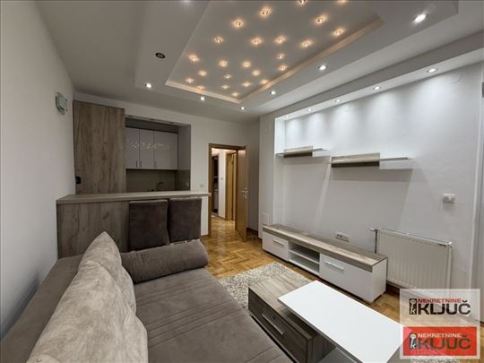 Somborski Bulevar, 46m2, Dvosoban, Namešten