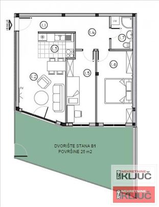 Sremska Kamenica, 56m2 plus dvorište 25m2, Trosoba