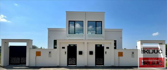 Sremska Kamenica Izdaje Se Lux KuĆa Sa Bazenom