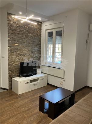 Stan za izdavanje; Karađorđev trg Zemun