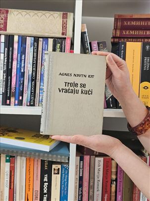 Troje se vraćaju kući - Agnes Njutn Kit