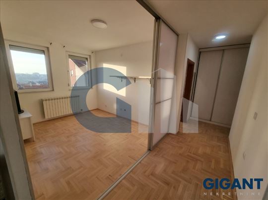 Vojvode Vlahovića, 48m2, II, gas, parking