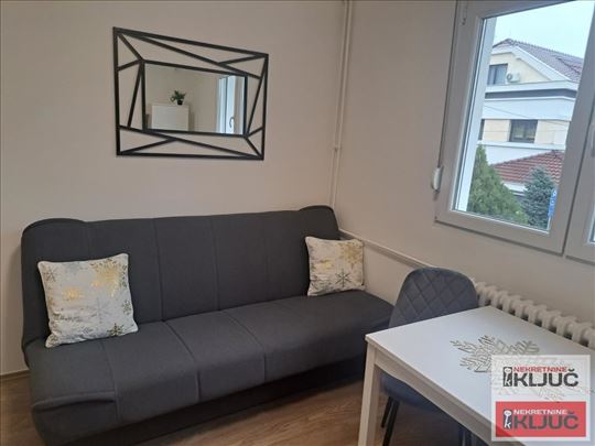 ŽelezniČka Stanica, 16m2, Garsonjera, Nameštena