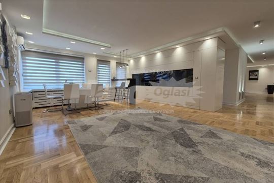 Izdaje se stan pored Kalemegdana