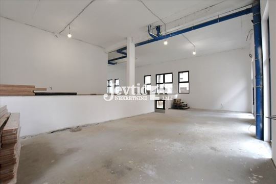 Lokal na Vračaru sa garažnim mestom 