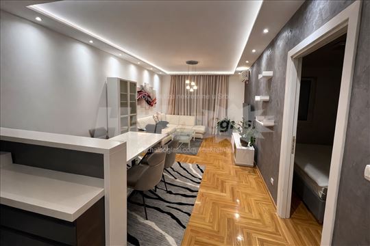 Namešten stan 50m² + garaža, naselje Paunov breg