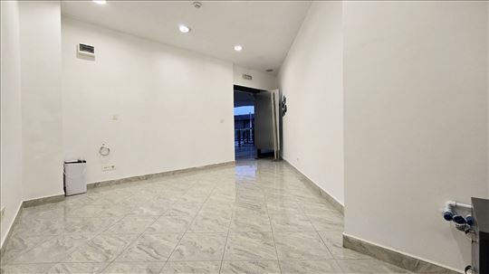 Prodaja lokala sa zakupcem,Balkanska