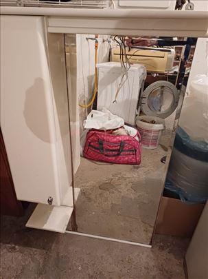 Ogledala i ormarici za kupatilo