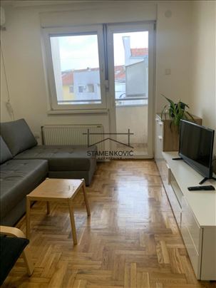 Prodaje se namešten jednosoban stan ID#7013