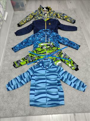 Prodajem razne dečije jakne – vrlo malo nošene