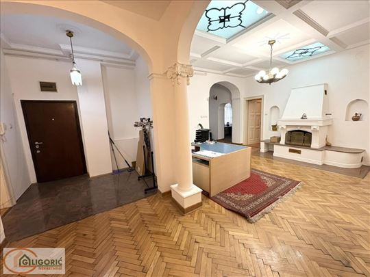 Raskošan salonac-deljiv na 2 jedinice