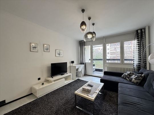 Renoviran stan – Blok 70a, Omladinskih brigada ID#