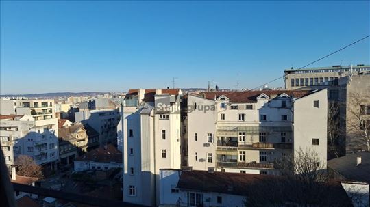 Studenrski trg, parking mesto