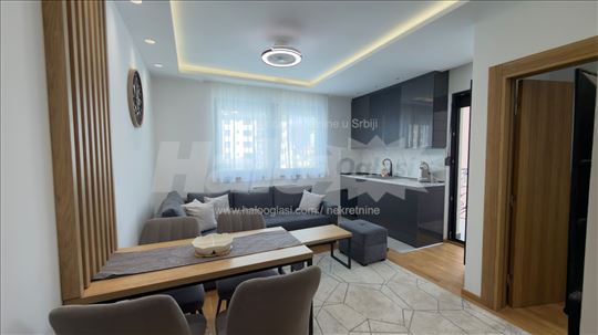 Top ponuda na ekstra lokaciji, uzi centar 