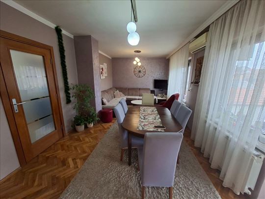 Troiposoban stan u Veterniku!