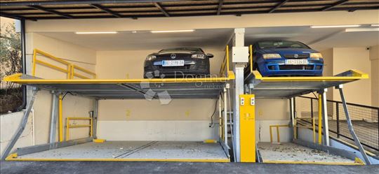 Učiteljska ulica, garažno mesto od 12.5 m2