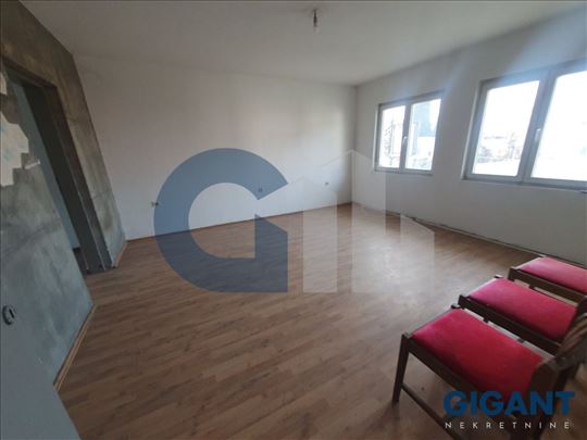 Višnjička banja, 86m2, 3.0, sa dvorištem