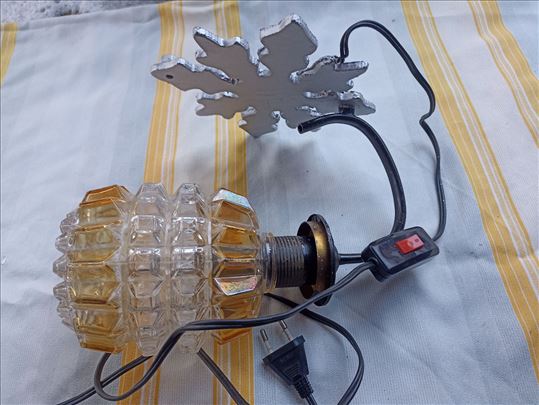 Zidna lampa 