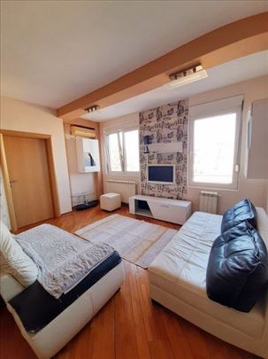 Centar-u blizini Saborne crkve- stan 59m2