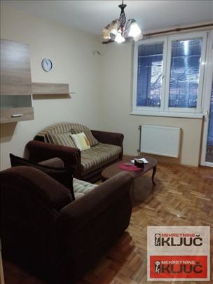 Dobar dvosoban stan na Sajmu