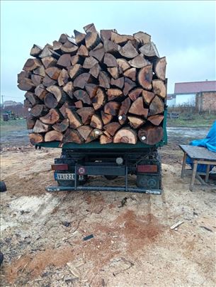 Drva za ogrev isecena i iscepana 