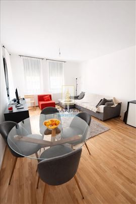 Uknjižen stan na Voždovcu sa parkingom