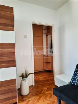 100 m od trga Slavija - 1.0 stan