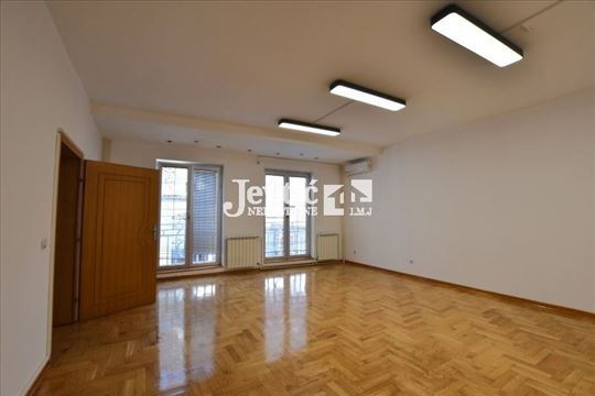 Kancelarije kod Beograda na vodi sa parkingom