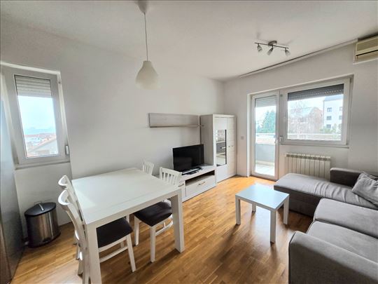 Odmah useljiv perfektan stan