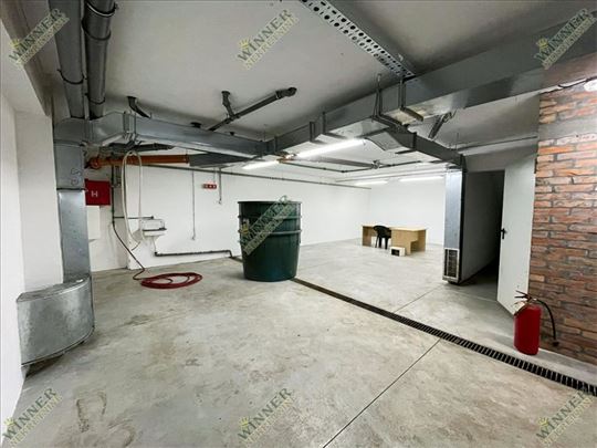 Prodaja Magacinski Prostor 151m² Zemun Uknjizeno I