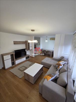 Renoviran dvosoban stan - 61m2 - Liman 2