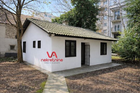 Savski venac – Poslovni Objekat 72 m² sa placem