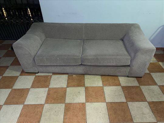 Trosed Na Razvlacenje U Lezaj