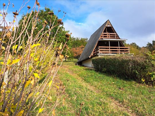 Vikendica, 16 ari uređen plac, božanstven pogled 
