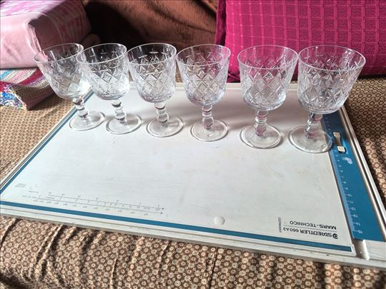 6 kristalnih casa za vino, nove, nekoriscene