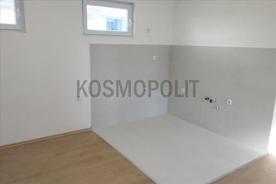 Beograd, Zemun Polje, Stan, 2.5, 57m2