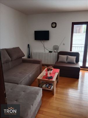 Garsonjera u blizini Japanskog vrta 28m2