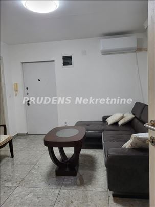 Kosančićev venac, namešten, odmah useljiv