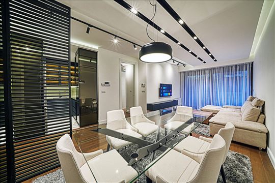 Luksuzan 3.0 stan kod Hrama