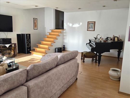 Luksuzni dupleks u Boleču