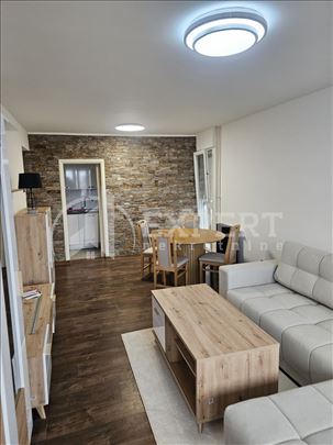 Odličan kompletno renoviran stan kod Gradske bolni