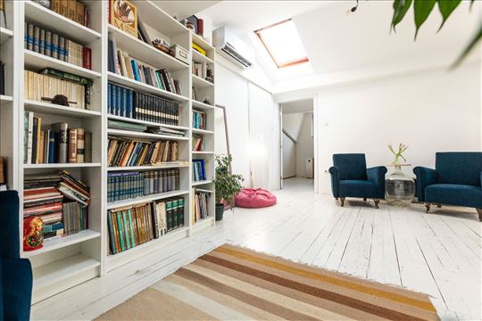 Svetao stan na najlepšoj lokaciji Vračara/Parking