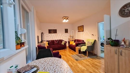 Stan,Novi Sad,Adice,kv: 75.00, € 130000