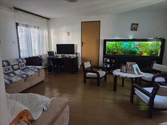 Stan u centru Boleča