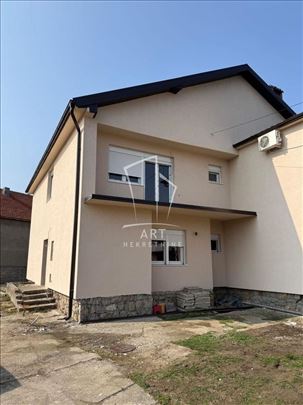 Stari Banovci, dvojna kuća, 6.23 ari ID#14299