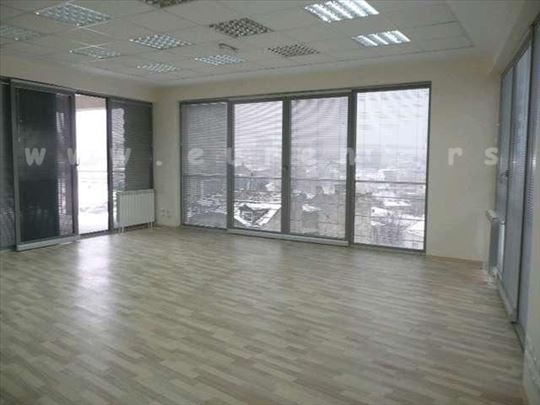 Brankova, poslovni objekat, 183m2, 5 kancelarija, 