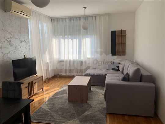 Crveni Krst, dvosoban, 46 m2, terasa, CG, III, lux